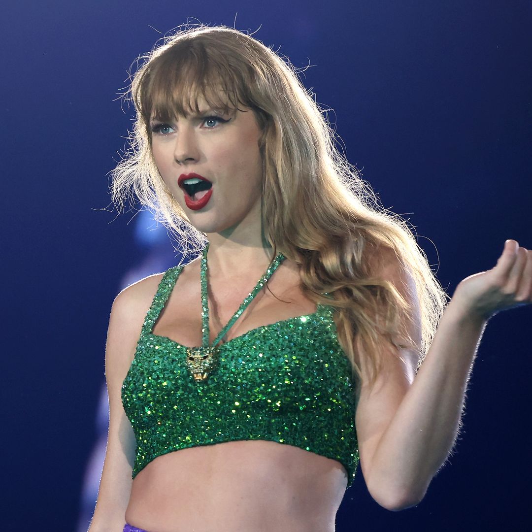 Taylor Swift hints at big news with sparkling $9,000 jewel